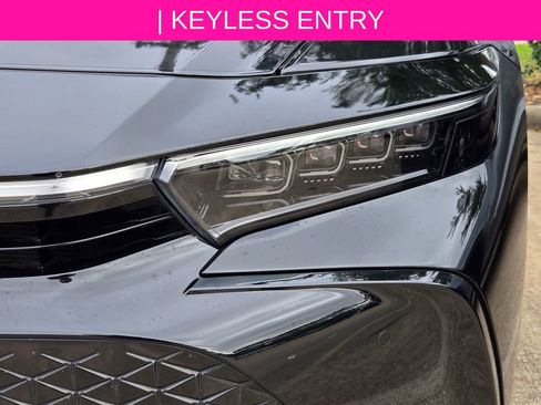 Used 2024 Toyota Crown Limited image 6