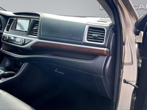Used 2015 Toyota Highlander Limited AWD/4WD image 17