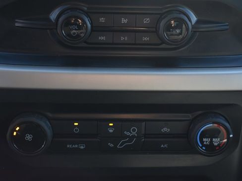 Used 2021 Ford F150 XLT image 23