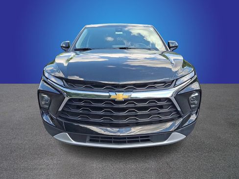 Used 2025 Chevrolet Blazer LT AWD/4WD image 2