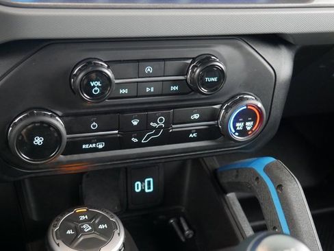 Used 2024 Ford Bronco Black Diamond image 18