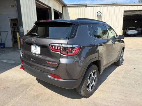 Used 2022 Jeep Compass Trailhawk AWD/4WD image 3