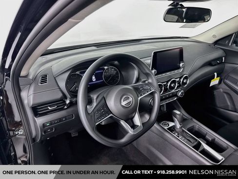 Certified 2025 Nissan Sentra SV FWD image 9