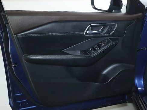 Certified 2023 Nissan Rogue Platinum w/ Platinum Premium Package AWD/4WD image 18