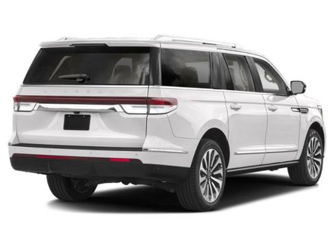 Used 2023 Lincoln Navigator L Reserve AWD/4WD image 3