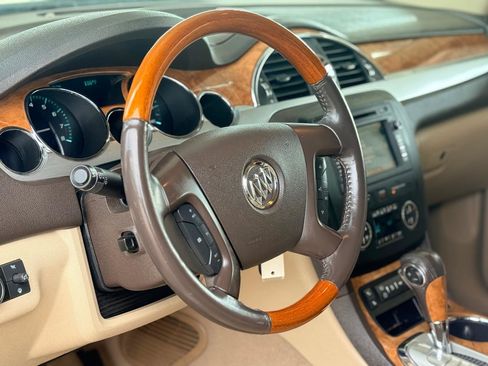 Used 2008 Buick Enclave CXL w/ Entertainment Package #3 FWD image 18