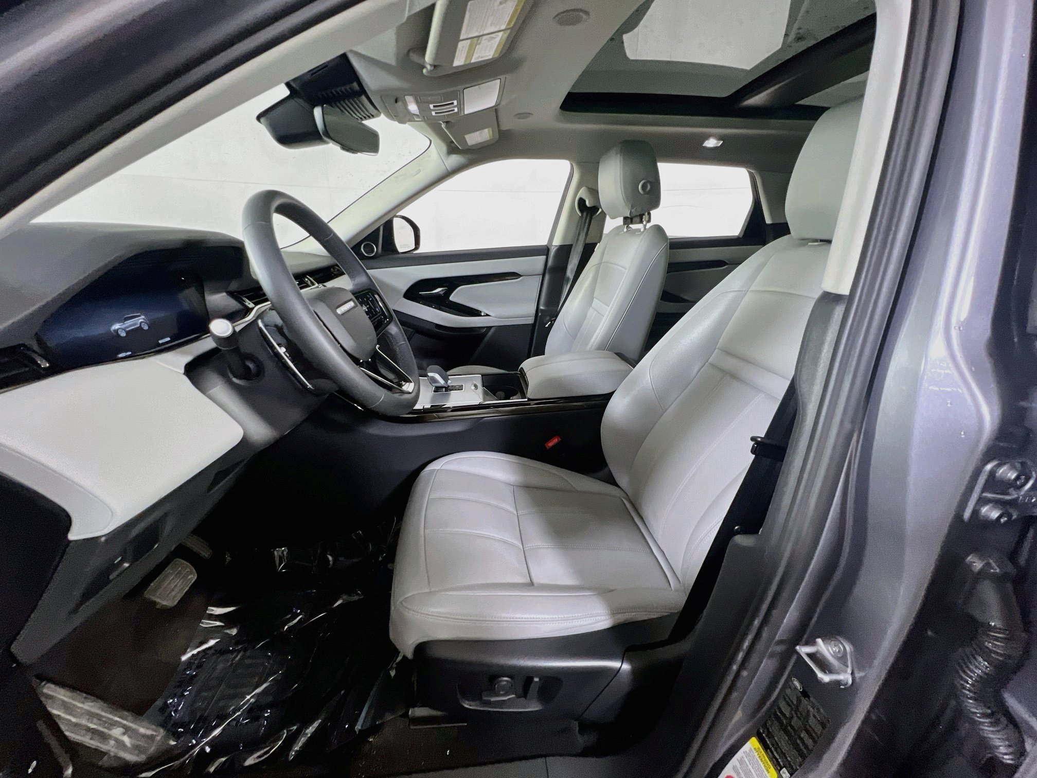 Used 2024 Land Rover Range Rover Evoque S AWD/4WD image 21