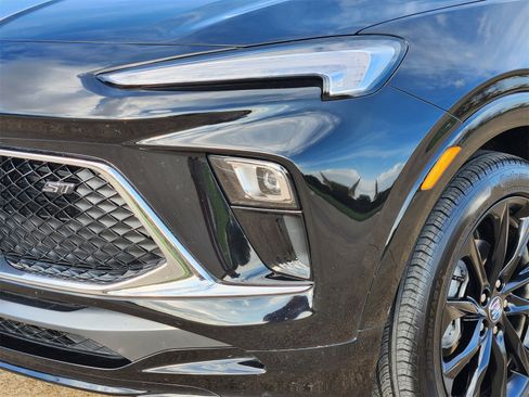 Used 2025 Buick Encore GX Sport Touring w/ Experience Buick Package image 10