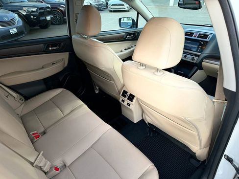 Used 2016 Subaru Outback 2.5i Limited image 18