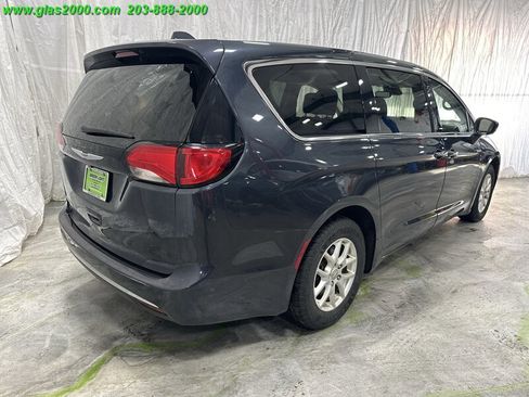 Used 2020 Chrysler Pacifica Touring w/ Advanced Safetytec Group image 8