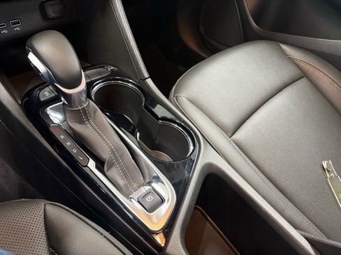 Used 2024 Buick Encore GX Sport Touring image 8