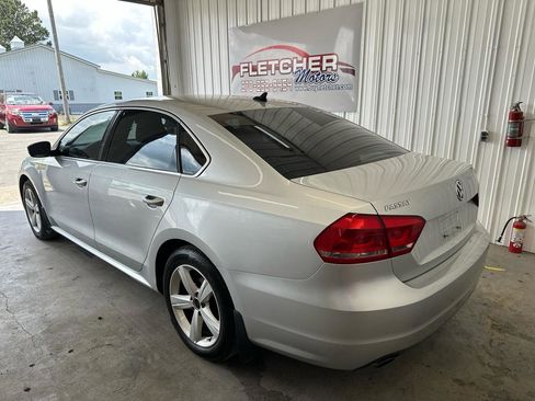 Used 2014 Volkswagen Passat 1.8T SE FWD image 3