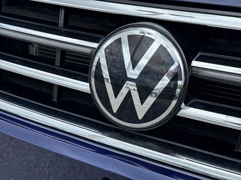 Used 2024 Volkswagen Tiguan SEL R-Line image 10