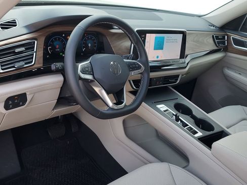 New 2026 Volkswagen Atlas SE FWD image 17