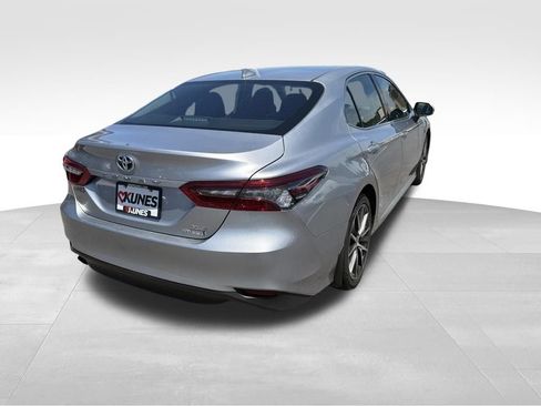 Used 2023 Toyota Camry XLE w/ Cold Weather Package FWD image 10