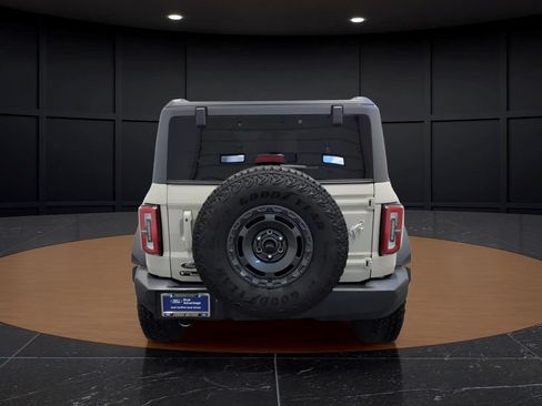 Certified 2025 Ford Bronco Outer Banks w/ Sasquatch Package AWD/4WD image 5