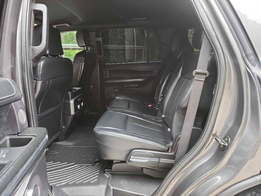 Used 2019 Ford Expedition XLT w/ Equipment Group 202A RWD image 30