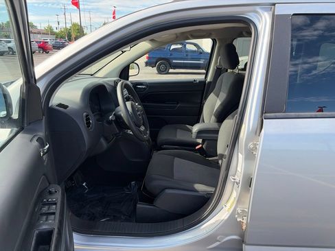 Used 2012 Jeep Compass Sport AWD/4WD image 18