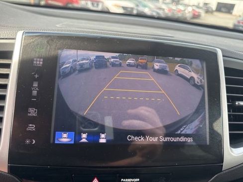 Used 2016 Honda Pilot Touring image 22