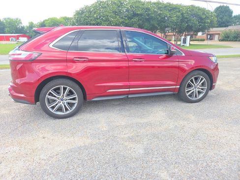 Used 2019 Ford Edge Titanium w/ Equipment Group 301A FWD image 11