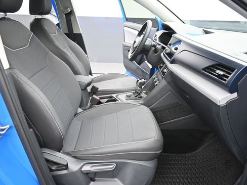 Used 2024 Volkswagen Taos SE w/ Panoramic Sunroof Package image 27