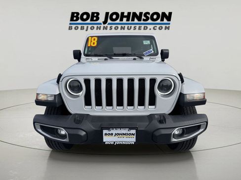 Used 2018 Jeep Wrangler Unlimited Sahara w/ Dual Top Group AWD/4WD image 8