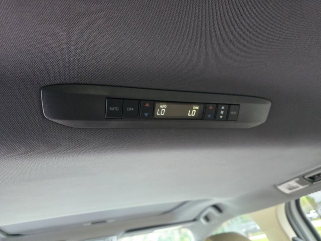 Certified 2023 Toyota Sienna XLE FWD image 11