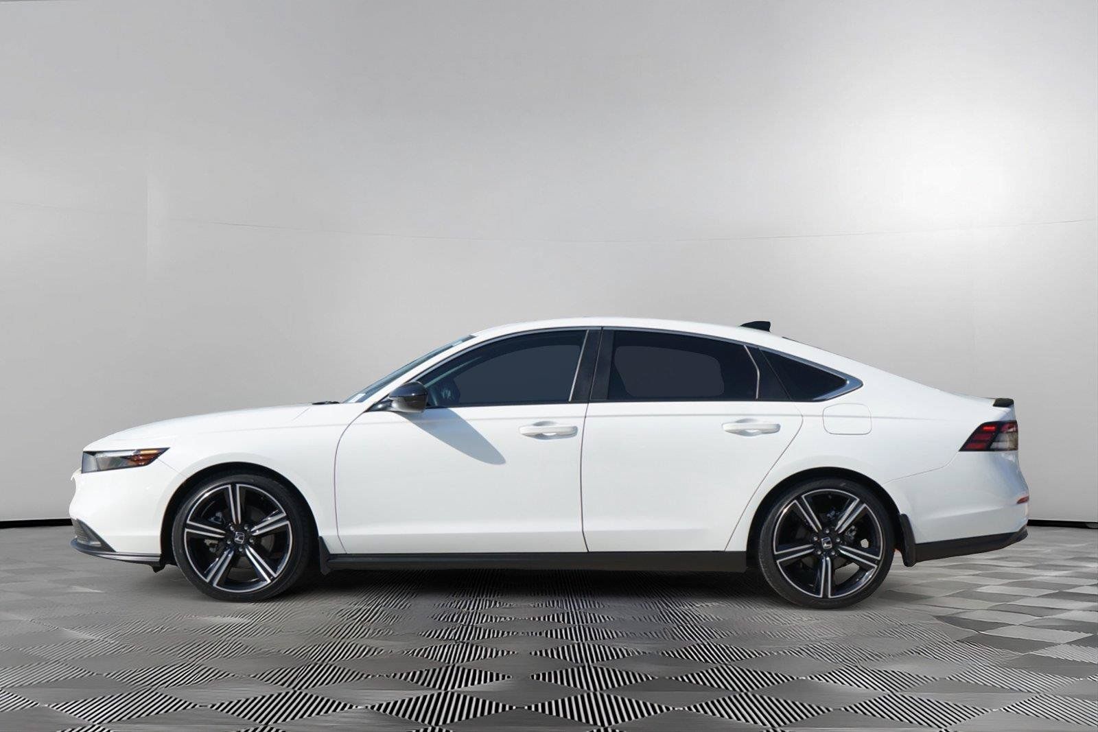 Used 2023 Honda Accord Sport image 7