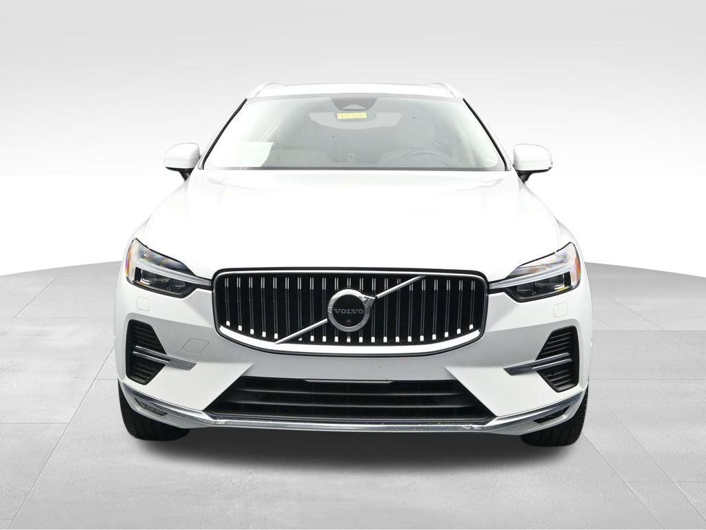 Used 2023 Volvo XC60 B5 Plus FWD image 8