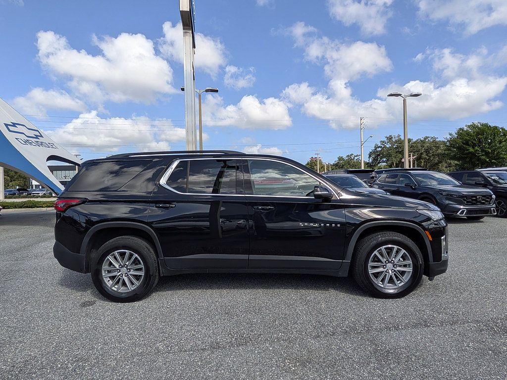 Certified 2023 Chevrolet Traverse LT FWD image 2
