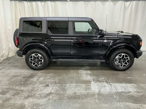 Used 2024 Ford Bronco Outer Banks AWD/4WD image 2