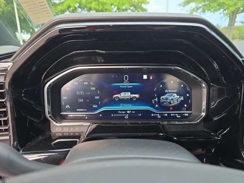 Used 2023 Chevrolet Silverado 1500 High Country w/ High Country Premium Package AWD/4WD image 18