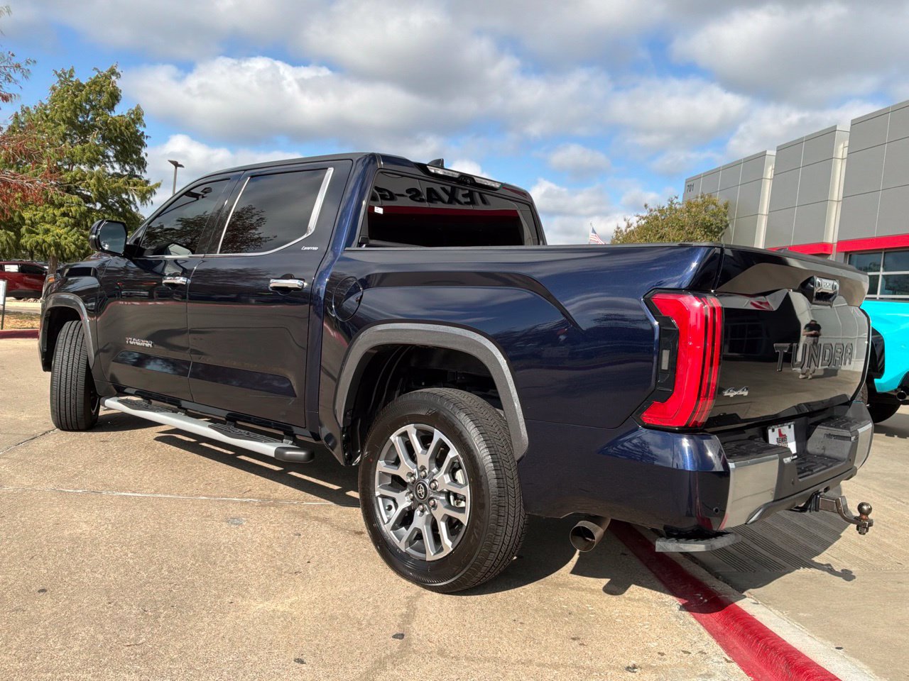 Used 2023 Toyota Tundra Limited AWD/4WD image 8