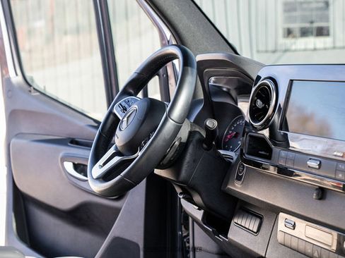 Used 2020 Mercedes-Benz Sprinter 3500 image 20