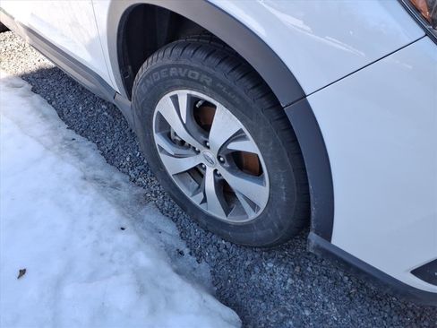 Used 2021 Subaru Ascent Premium w/ Convenience Package image 6