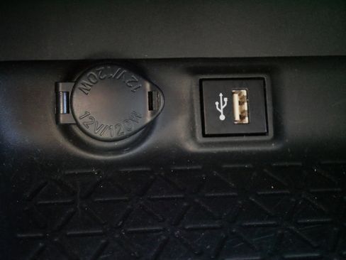 Used 2024 Toyota RAV4 LE image 28