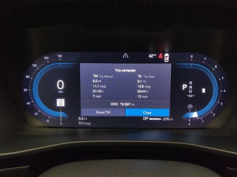 Used 2023 Volvo XC40 B5 Ultimate w/ Protection Package Premier image 23