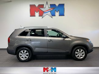 Used 2011 Kia Sorento LX w/ Convenience Pkg image 1