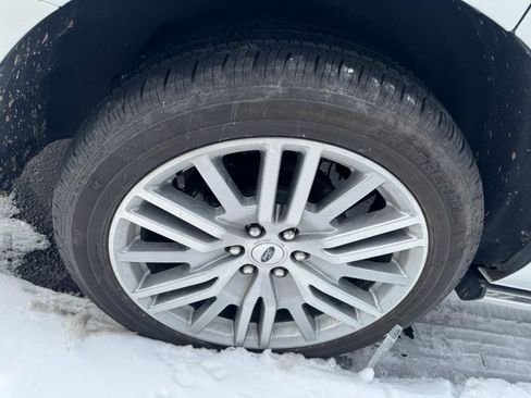 Used 2024 Ford Expedition Platinum image 8