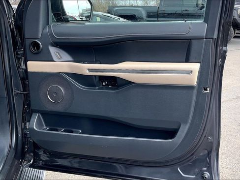 Used 2022 Ford Expedition Max XLT RWD image 30