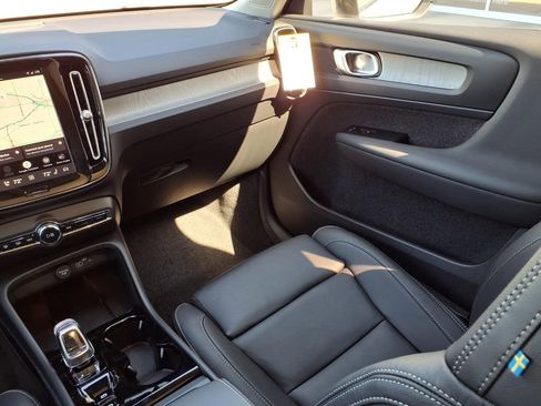 New 2026 Volvo XC40 B5 Plus w/ Climate Package AWD/4WD image 20