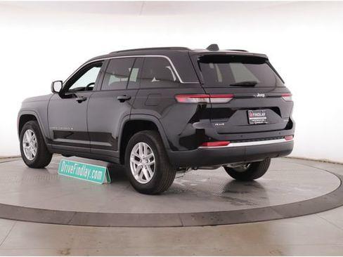 Used 2025 Jeep Grand Cherokee Laredo X AWD/4WD image 8