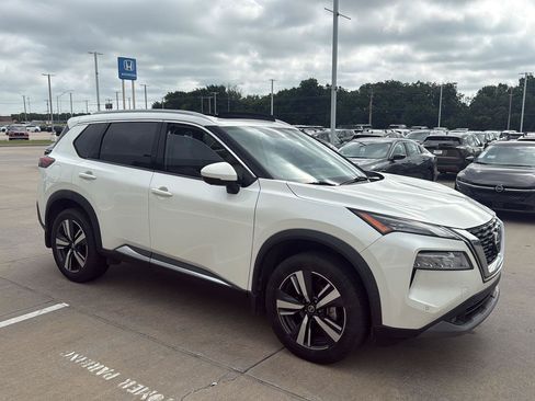 Used 2021 Nissan Rogue SL w/ Premium Package FWD image 5