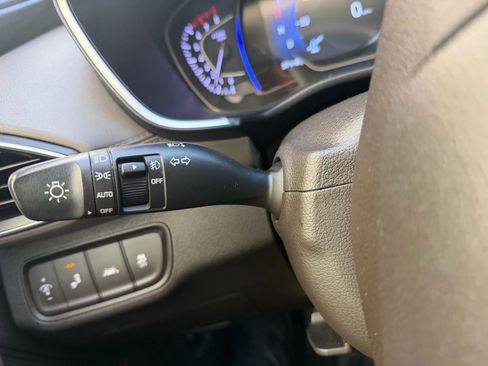 Used 2019 Hyundai Santa Fe SEL image 16