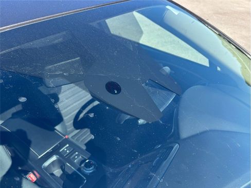 Used 2020 Ford Fusion SE image 12