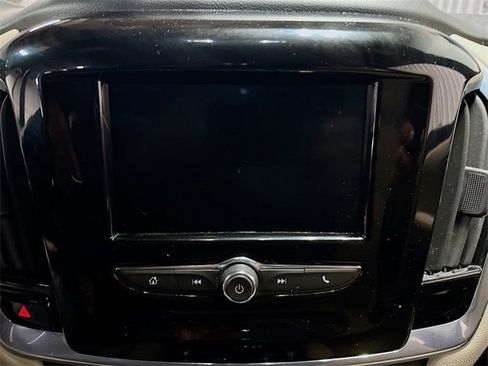 Used 2022 Chevrolet Traverse LS image 12