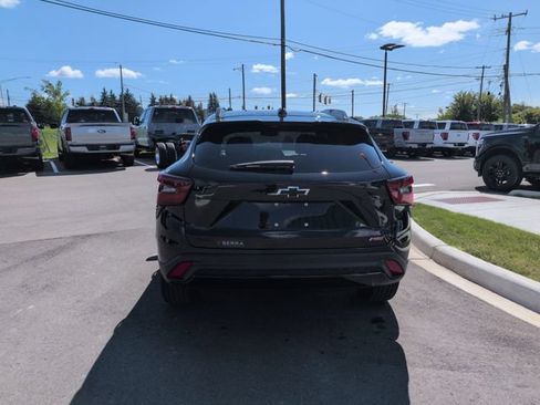 Used 2025 Chevrolet Trax RS w/ Driver Confidence Package FWD image 4