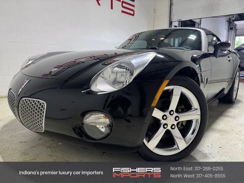 Used 2006 Pontiac Solstice Convertible w/ Premium Package RWD image 1