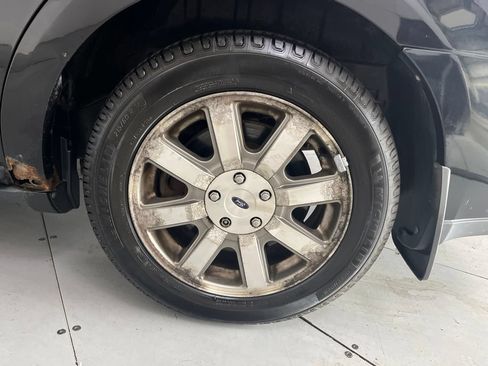Used 2009 Ford Taurus SEL FWD image 14