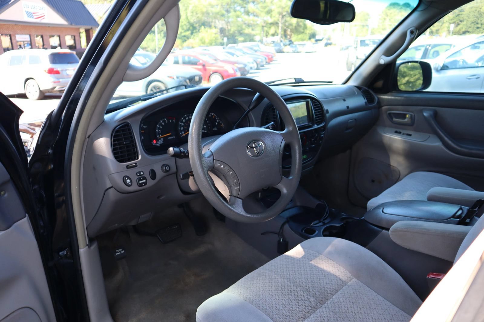 Used 2004 Toyota Tundra SR5 w/ Towing Pkg RWD image 8